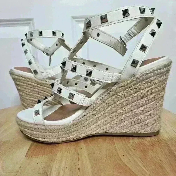 TORRID Studded Cage Platform Wedge size‎ 7WW - Picture 3 of 5